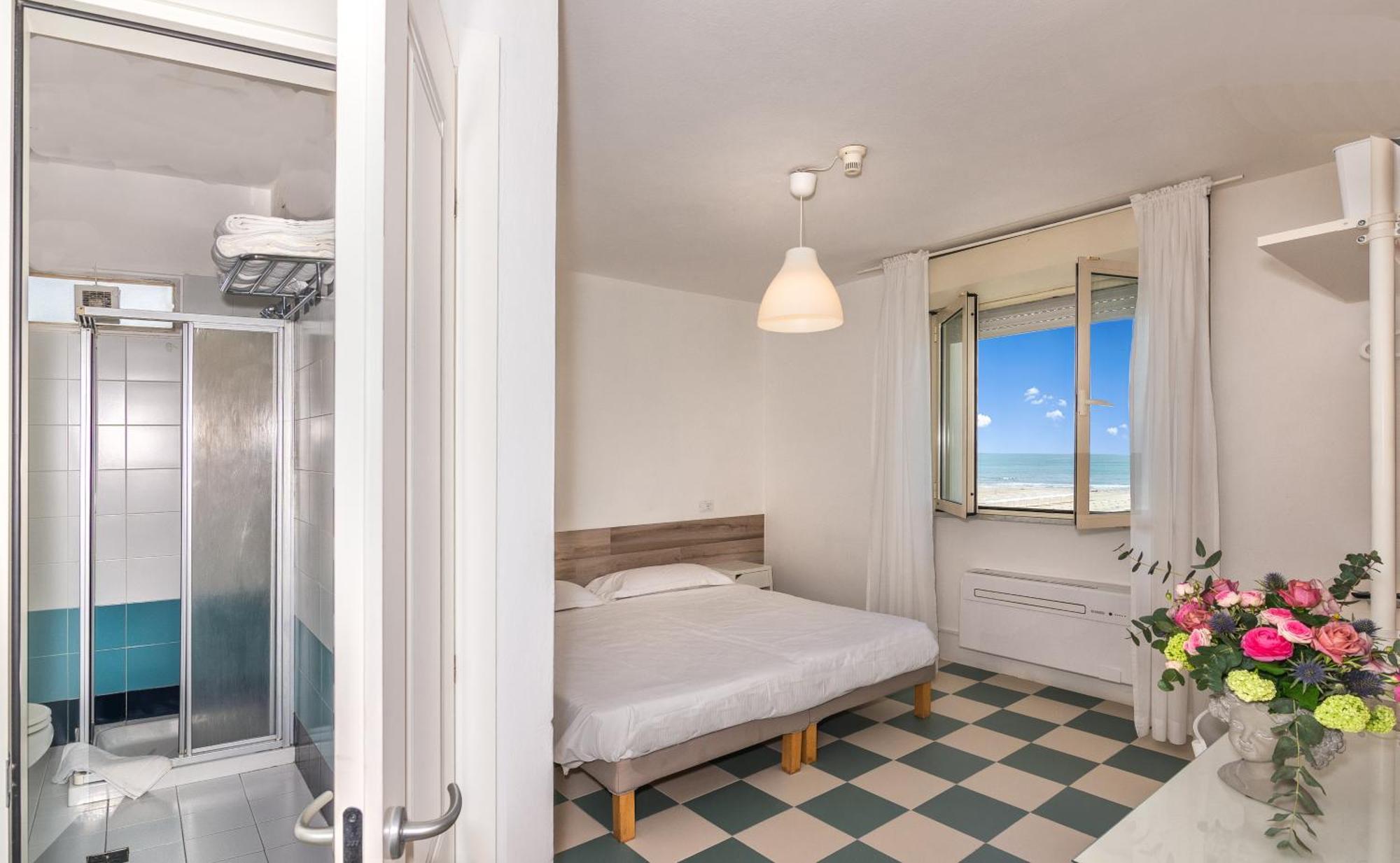 Hotel Happy مارينا دي بييتراسانْت المظهر الخارجي الصورة