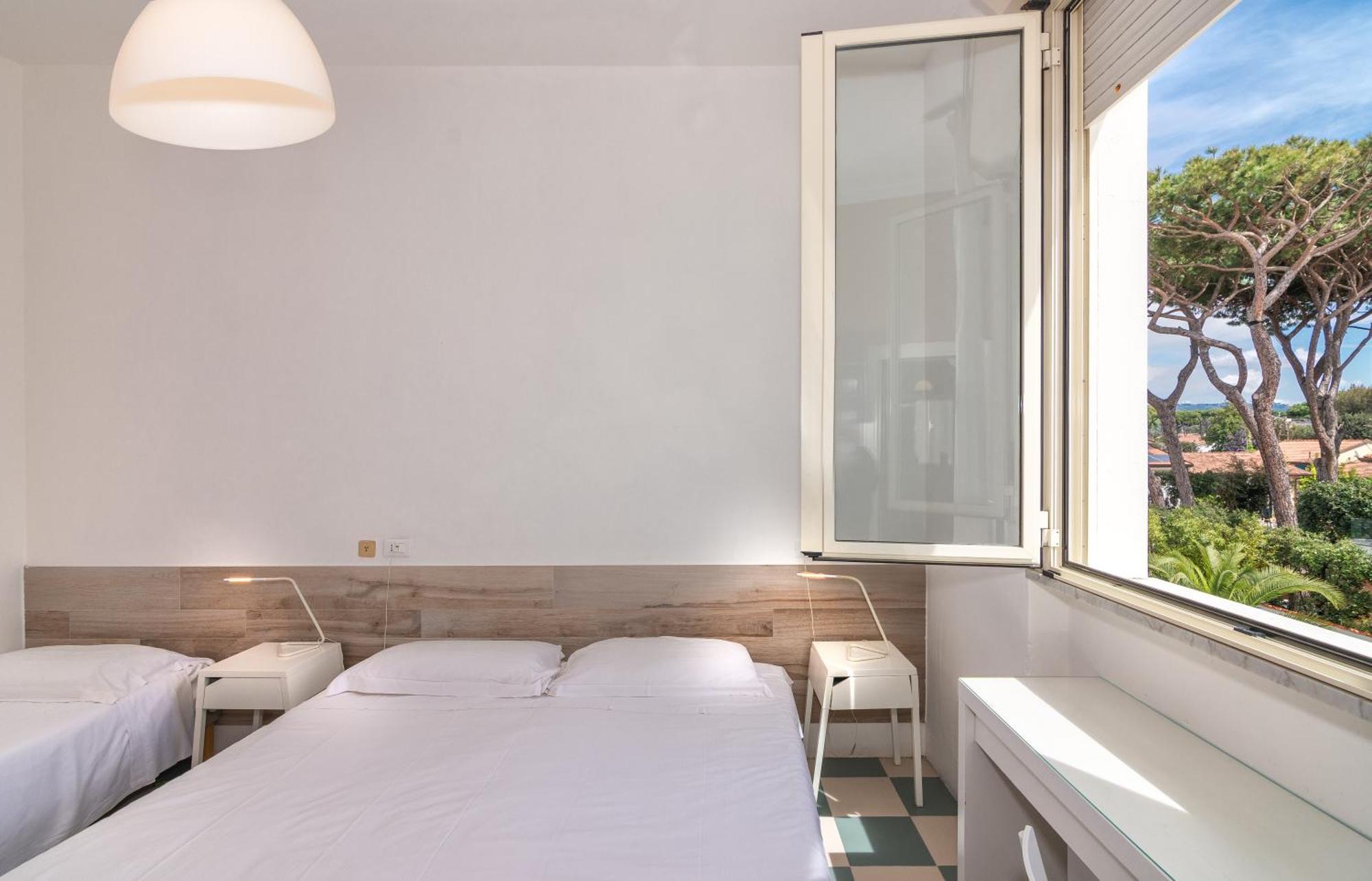 Hotel Happy مارينا دي بييتراسانْت المظهر الخارجي الصورة