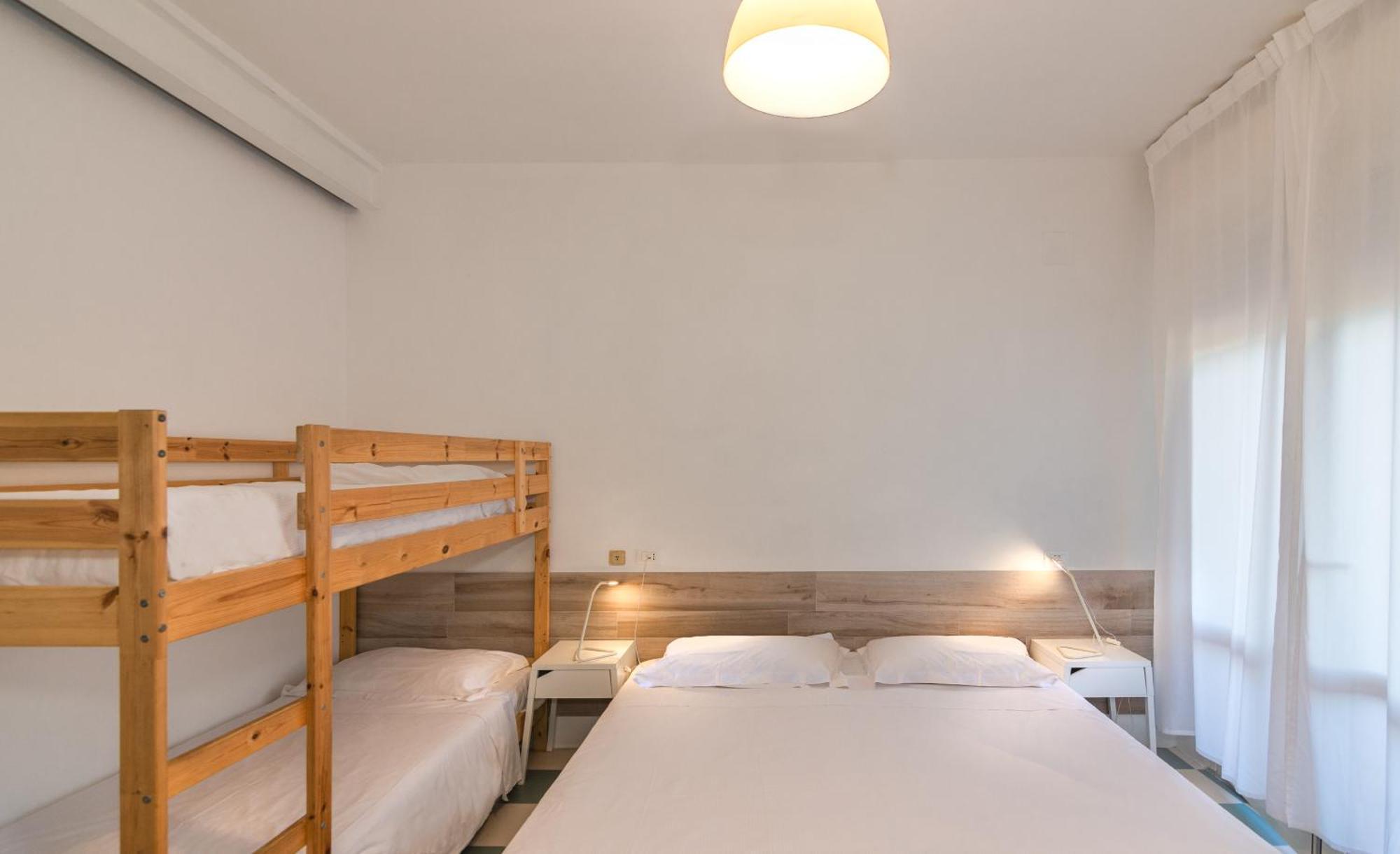 Hotel Happy مارينا دي بييتراسانْت المظهر الخارجي الصورة