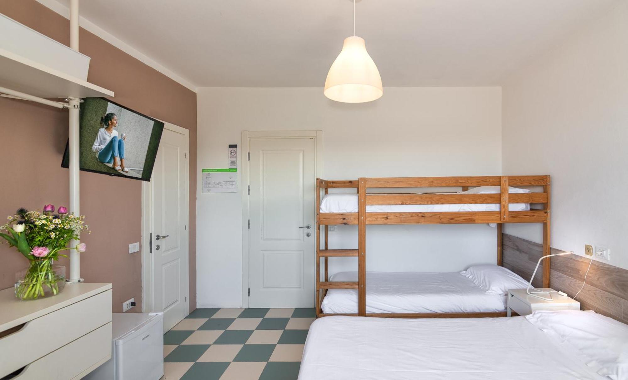 Hotel Happy مارينا دي بييتراسانْت المظهر الخارجي الصورة