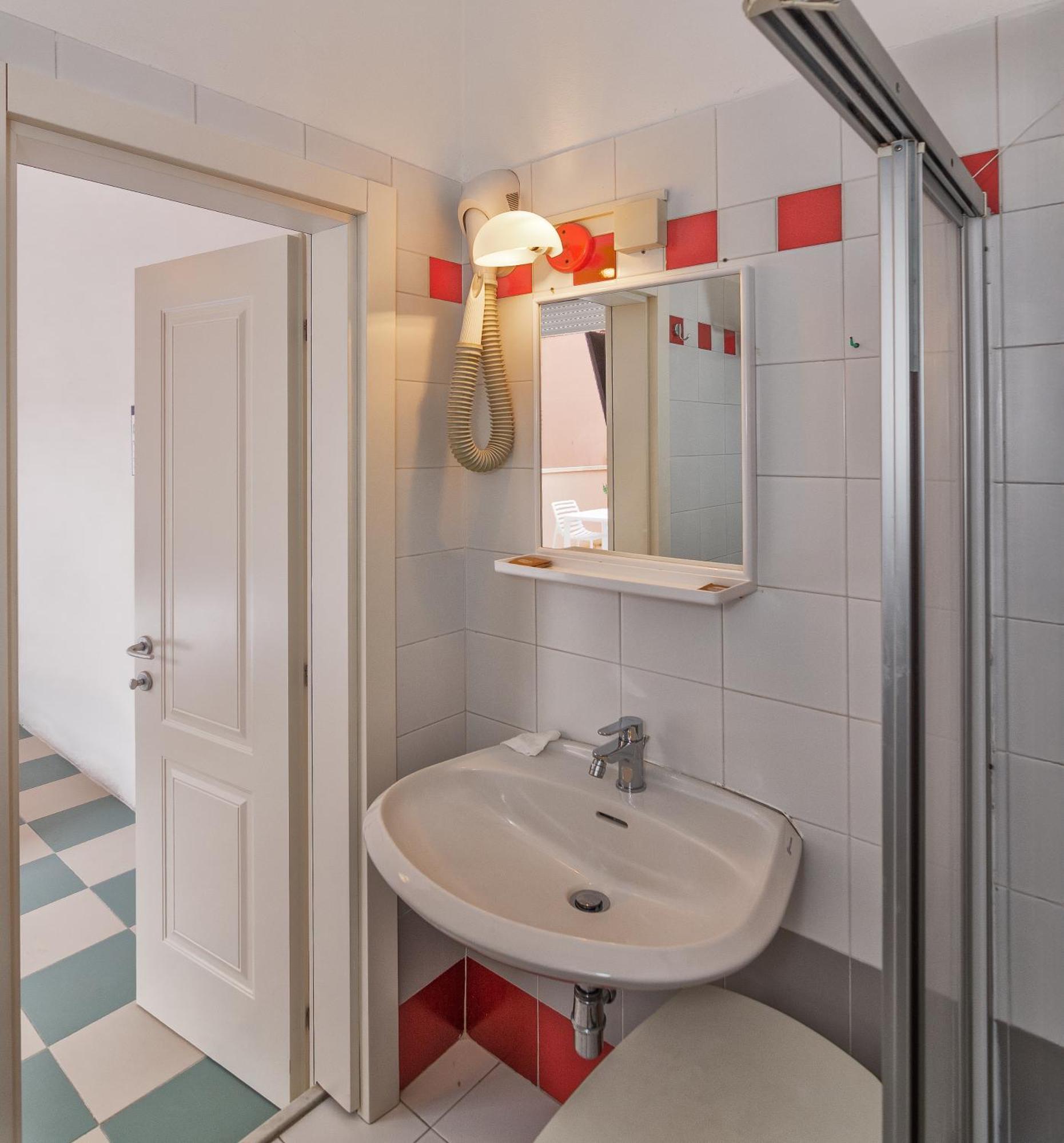 Hotel Happy مارينا دي بييتراسانْت المظهر الخارجي الصورة