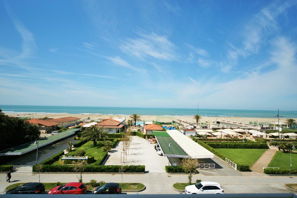 Hotel Happy مارينا دي بييتراسانْت المظهر الخارجي الصورة