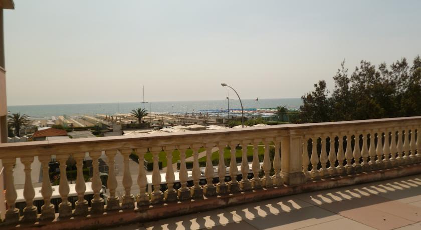 Hotel Happy مارينا دي بييتراسانْت الغرفة الصورة
